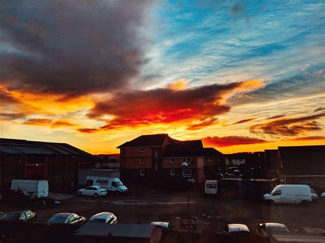 From my little town of Livingston, Scotland. [4032x3024][OC] : SkyPorn