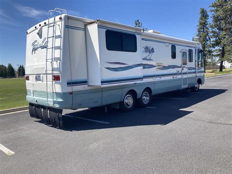 1999 National RV Tropi Cal 6373 National Vehicle