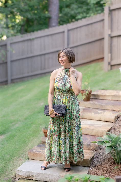 Petite Wedding Guest Dresses: Find the Perfect Transitional Look