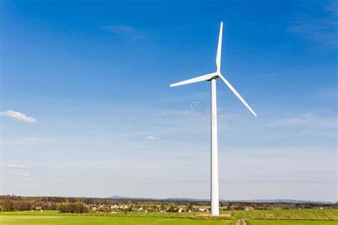 Énergie Renouvelable Par La Turbine De Vent Image stock Image du