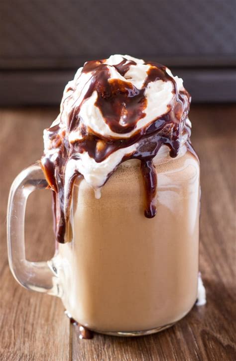 Coffee Banana Smoothie | I Knead to Eat