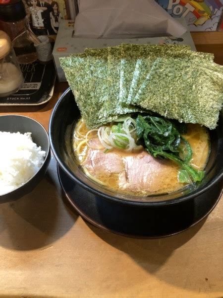 『豚骨醤油ラーメンノリ半ライス 1030円』横浜家系ラーメン 喬のレビュー ラーメンデータベース