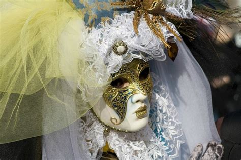 The Masks of the Carnival of Venice - eDreams Travel Blog