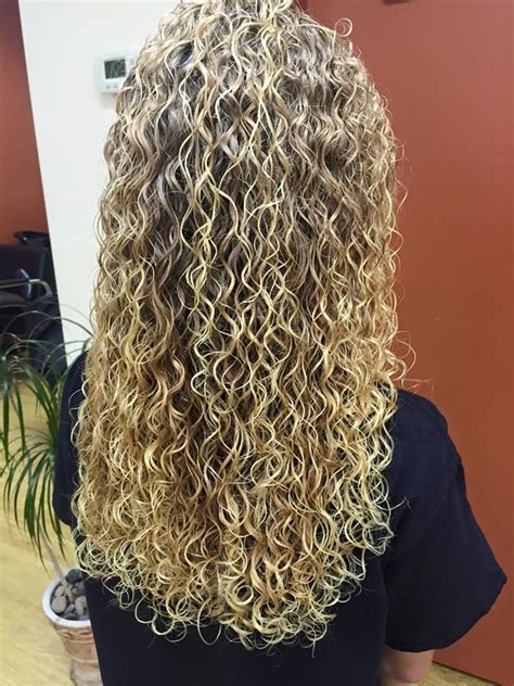 Very Beautiful Spiral Perm Quiero Hacerme La Permanente Cabello