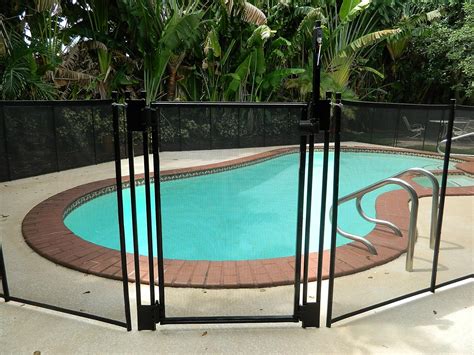 Top Best Pool Safety Fence Review Guide For 2021 2022 Simply Fun Pools