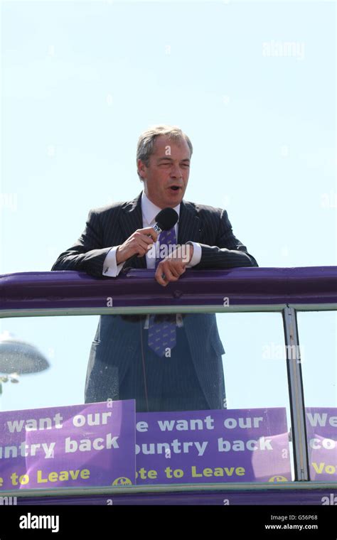 Clacton Essex Uk 21st June 2016 Nigel Farage Arrives In Clacton For The Vote Leave Campaign