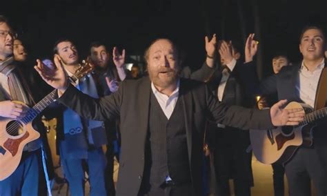 צפו יהודה גרין סוחף בסינגל קליפ חדש בחדרי חרדים