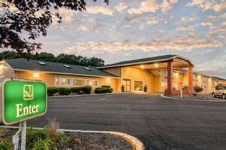 Quality Inn & Suites hotel in Albany, OR- Book now!