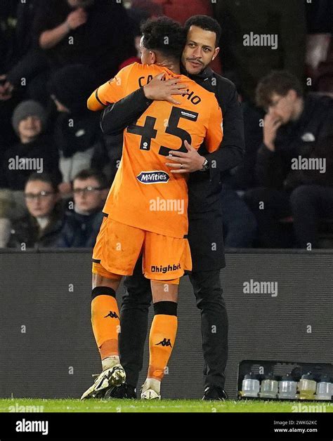 Hull City Manager Liam Rosenior Embraces Hull City S Fabio Carvalho