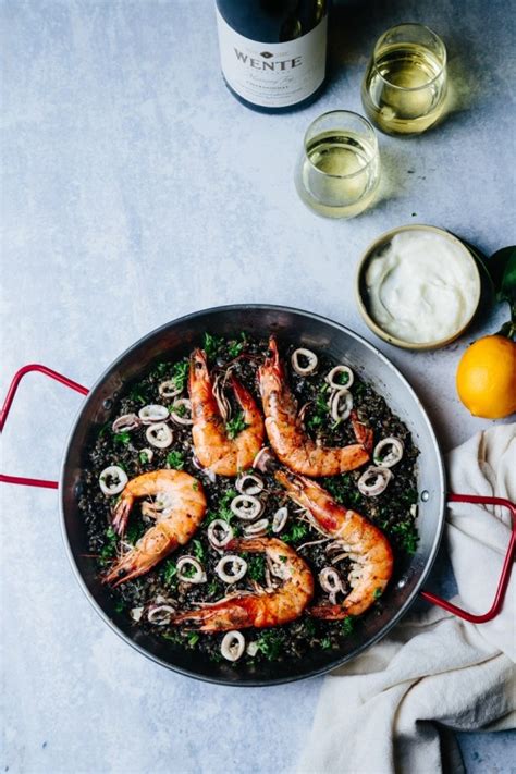 Arroz negro squid ink paella - Beyond Sweet and Savory