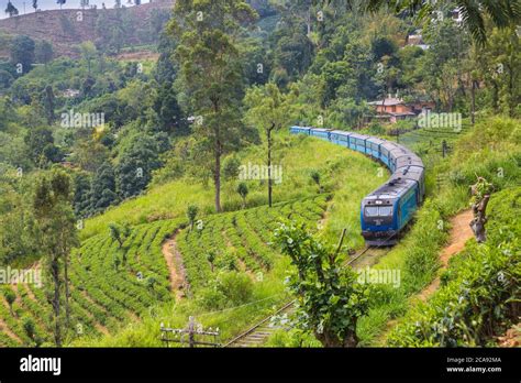 Kandy to badulla train hi-res stock photography and images - Alamy