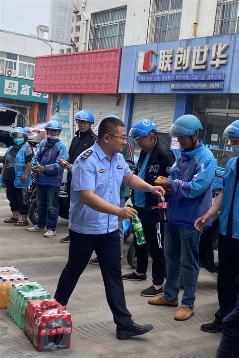 高青县人民政府 部门动态 新新向党 酷暑送清凉高青市场监管局开展夏日送清凉活动