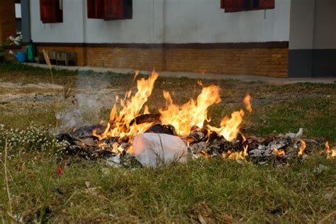 Bakar Sampah Sembarangan Di Jakarta Bisa Didenda Rp 500 Ribu Cek