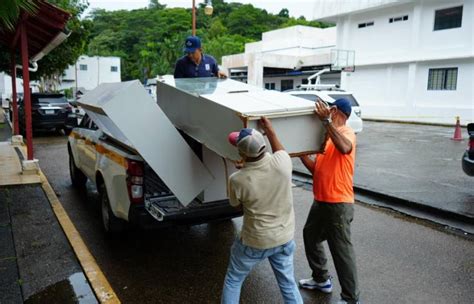 Funcionarios De Miambiente Realizan Jornada De Limpieza Voluntaria En