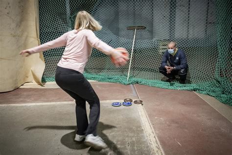 Kiekonheitto on tekniikkalaji – heittäjältä vaaditaan kärsivällisyyttä ...