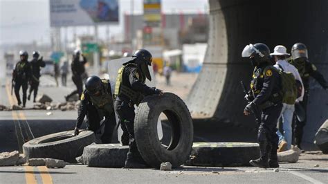 Proteste In Peru Peruanische Regierung Ruft Notstand In Lima Und