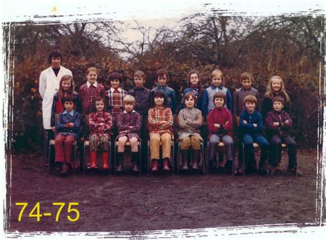 Photo De Classe Ce2 De 1974 école Primaire Communale Copains Davant