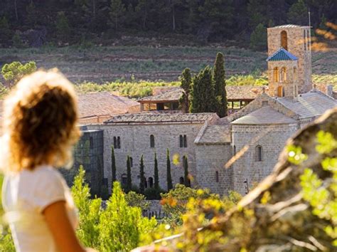 VISITA MÓN SANT BENET EN AUTOBÚS Sortir amb nens