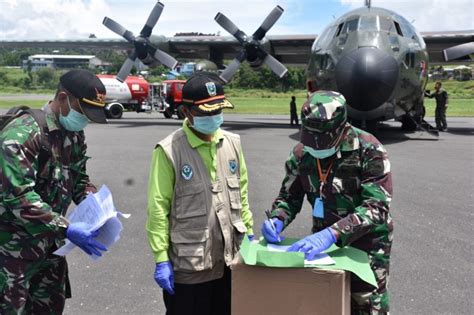 Kodam Xviii Kasuari Kembali Bantu Terima Alkes Dari Gugus Tugas