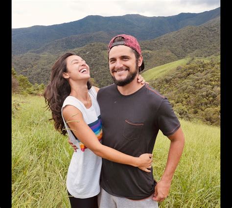 Foto Yanna Lavigne E Bruno Gissoni Sa Ram Do Campo E Foram Para A