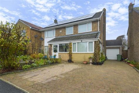 Arran Drive Horsforth Leeds Ls18 4 Bedroom Detached House For Sale