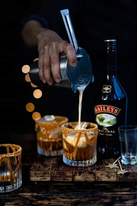 Baileys White Russian - Supergolden Bakes