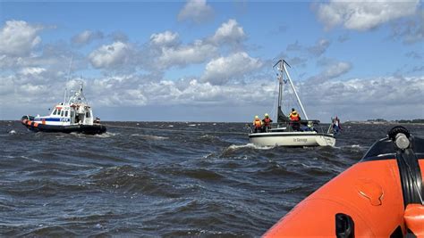 Omroep Flevoland Nieuws KNRM Rukt Uit Voor Zeilboot Met Kind Aan