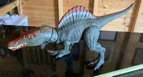 Jurassic World Legacy Collection Extreme Chompin Spinosaurus Mattel