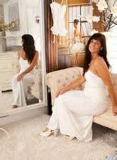 Brunette MILF Lelani Tizzie Show Off Her Mound MILF Fox