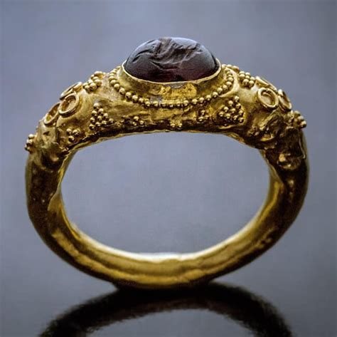 Ancient Roman Garnet Intaglio Gold Ring Gem