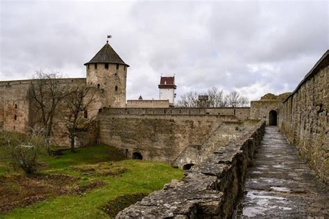 Fortaleza De Ivangorod Hist Ria Da R Ssia Lugares Hist Ricos Muralha Da