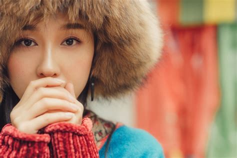 Face Portrait Model Asian Women Finger On Lips Woolly Hat Hd