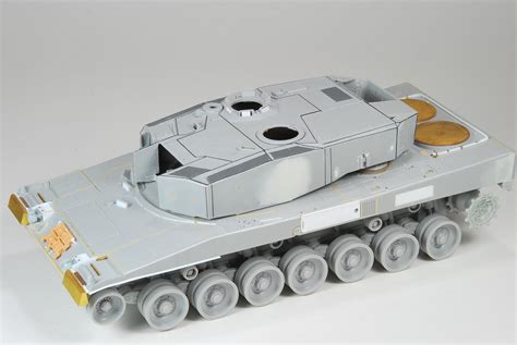 Chris Jerret modeling: Leopard 2A4 turret assembly