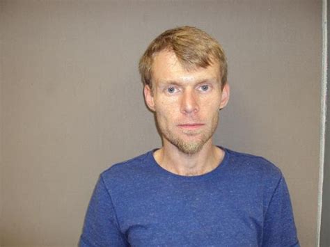 Moberly Man Arrested After Fleeing Caseys Central Mo Info