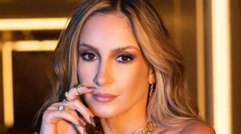 Claudia Leitte Apresenta Capa De Novo Single Vem Conferir Fortal