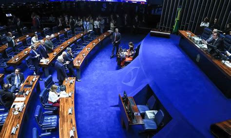 Senado aprova bolsa para apoiar permanência de alunos em universidades