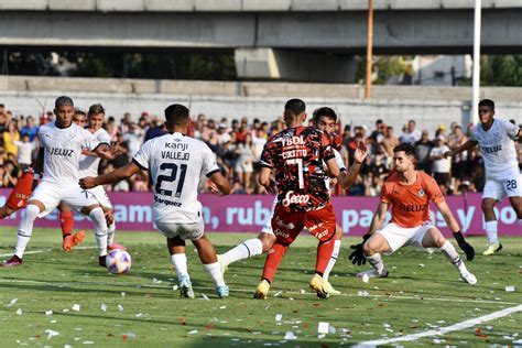 Independiente Vs Barracas Central Por La Copa De La Liga Profesional