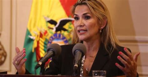 Jeanine Áñez anuncia su candidatura a las elecciones presidenciales en