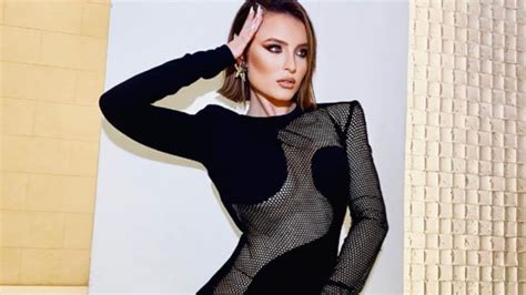 UAU Larissa Manoela Surge De Vestido Curto E Transparente E Arrasa