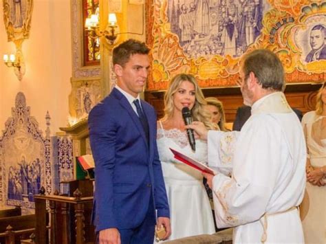 Karina Bacchi Mostra Pela Vez Fotos Do Casamento Religioso