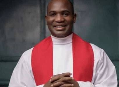 Mais um sacerdote católico é sequestrado na Nigéria Padre Mikah