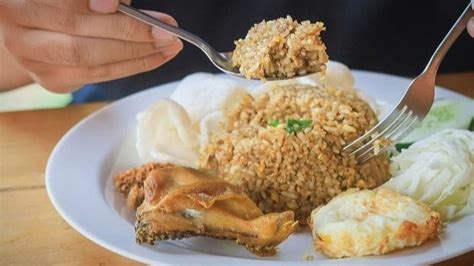 6 Rekomendasi Nasi Goreng Paling Enak Di Solo Langganan Warga Lokal