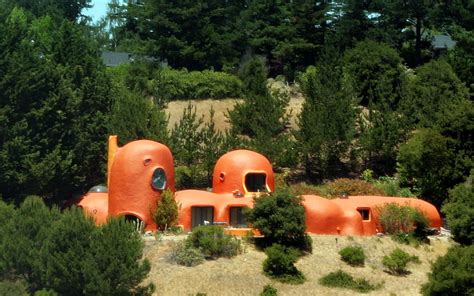 The Flintstone House, Hillsborough, California | Traquo