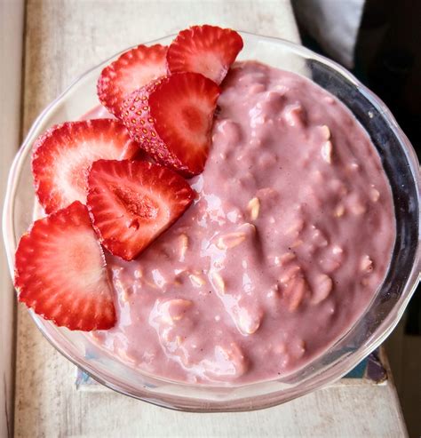 Strawberries And Cream Overnight Oats Roatmeal