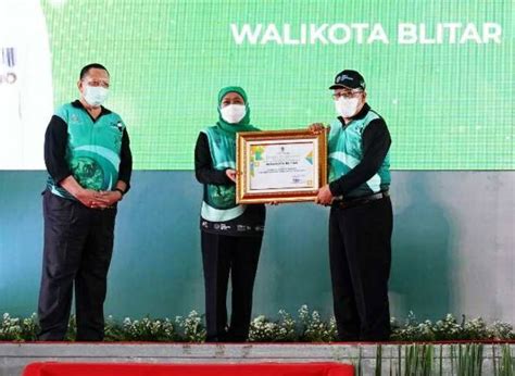 Kota Blitar Raih Penghargaan Pembina Proklim Terbaik Se Jatim Berita