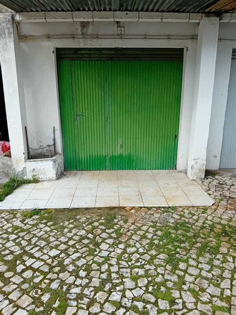 Vende se Garagem em Condomínio de Garagens Fechado Baixa Da Banheira E