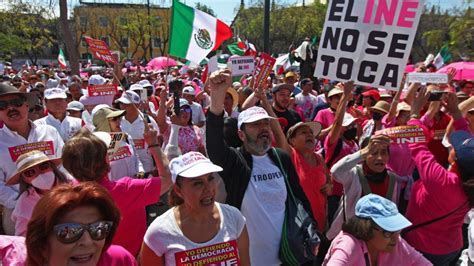 Marcha del INE CDMX estima 90 mil asistentes y no más de 500 mil