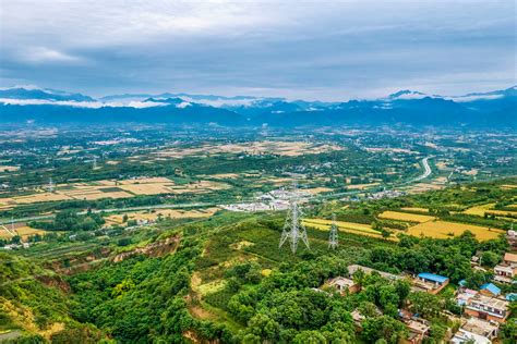 渭南临渭区：雨后山色新新华网陕西频道