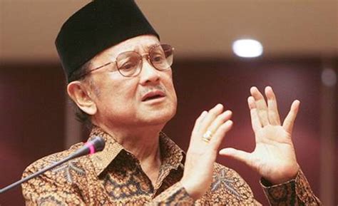 Tuliskan Secara Singkat Biografi Bj Habibie Sketsa