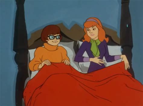 Velma and Daphne in Bed - Scooby-Doo Photo (32575831) - Fanpop